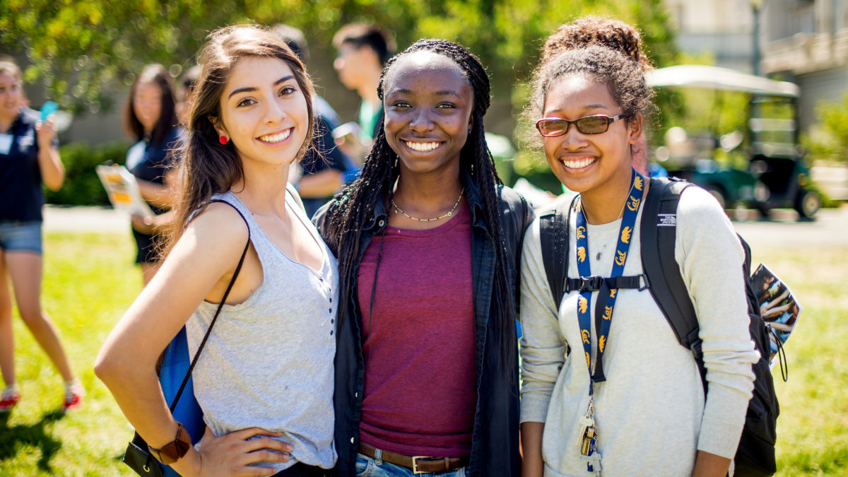 Three female engineering students at New Student Orientation