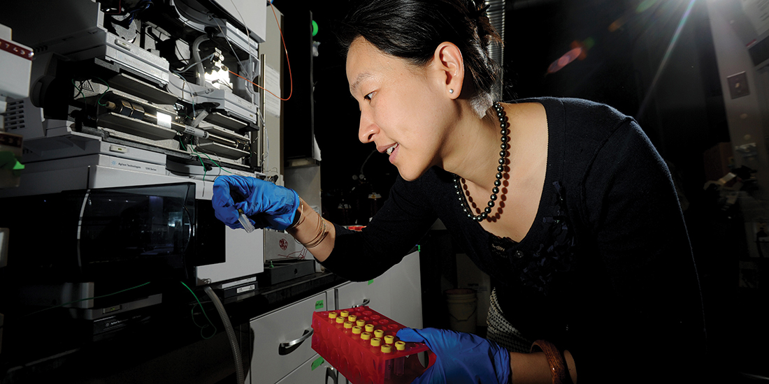 Ting Xu in the lab