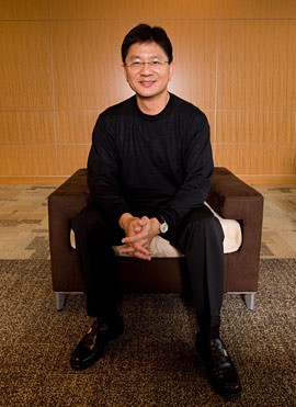James Lau, cofounder of Network Appliance and recipient of the Berkeley Engineering Innovation Award for lifetime achievement. Photo credit: Bart Nagel 