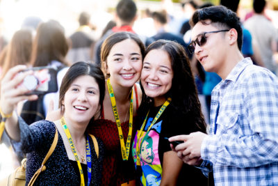 New students taking selfies at Golden Bear Orientation
