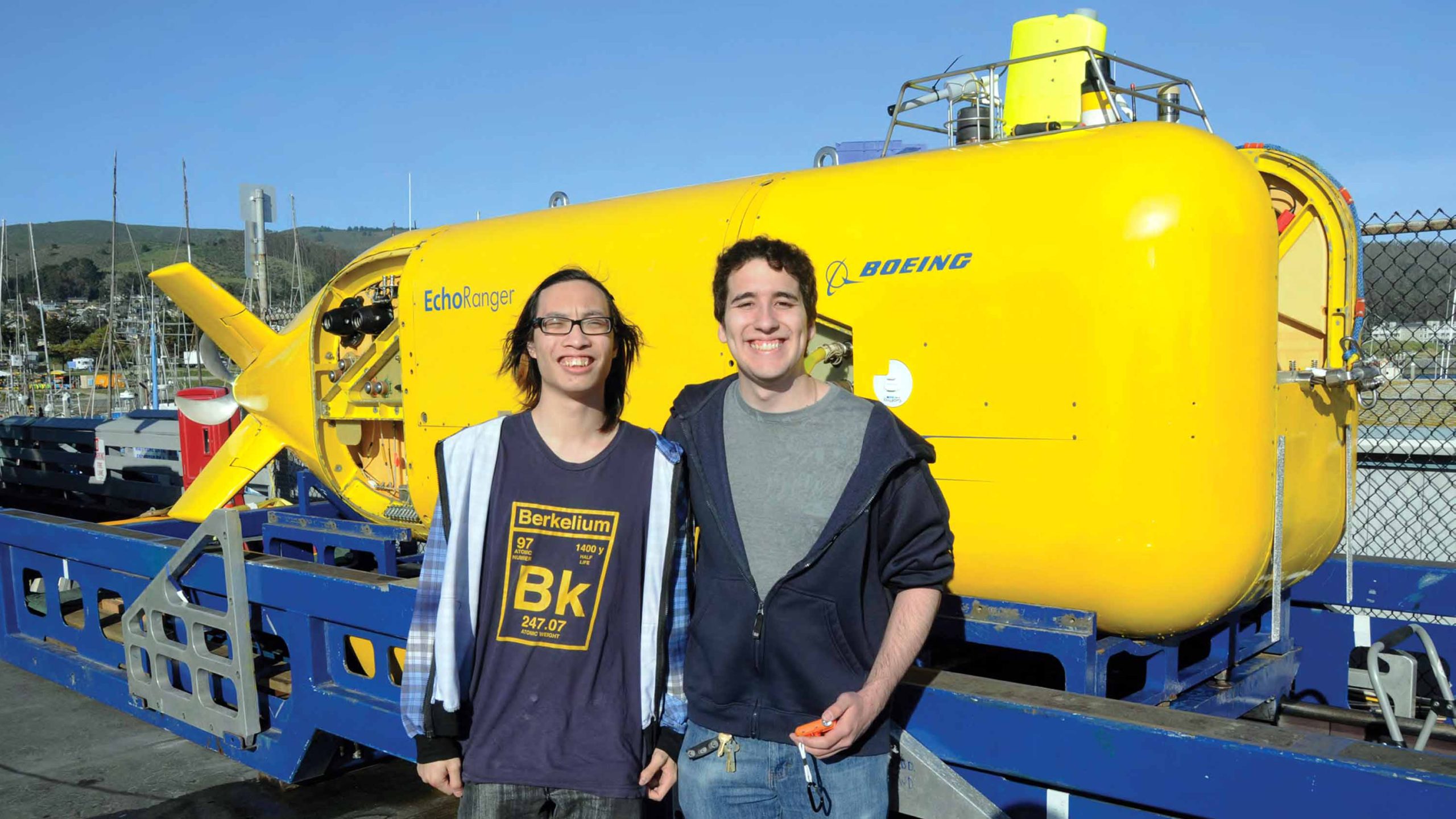 Students with submersible underwater vehicle
