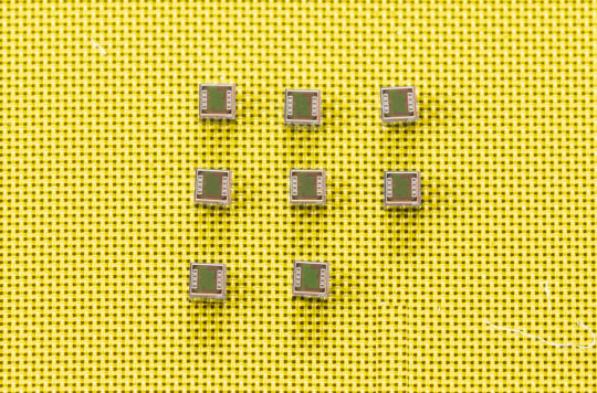 Neural dust chip components