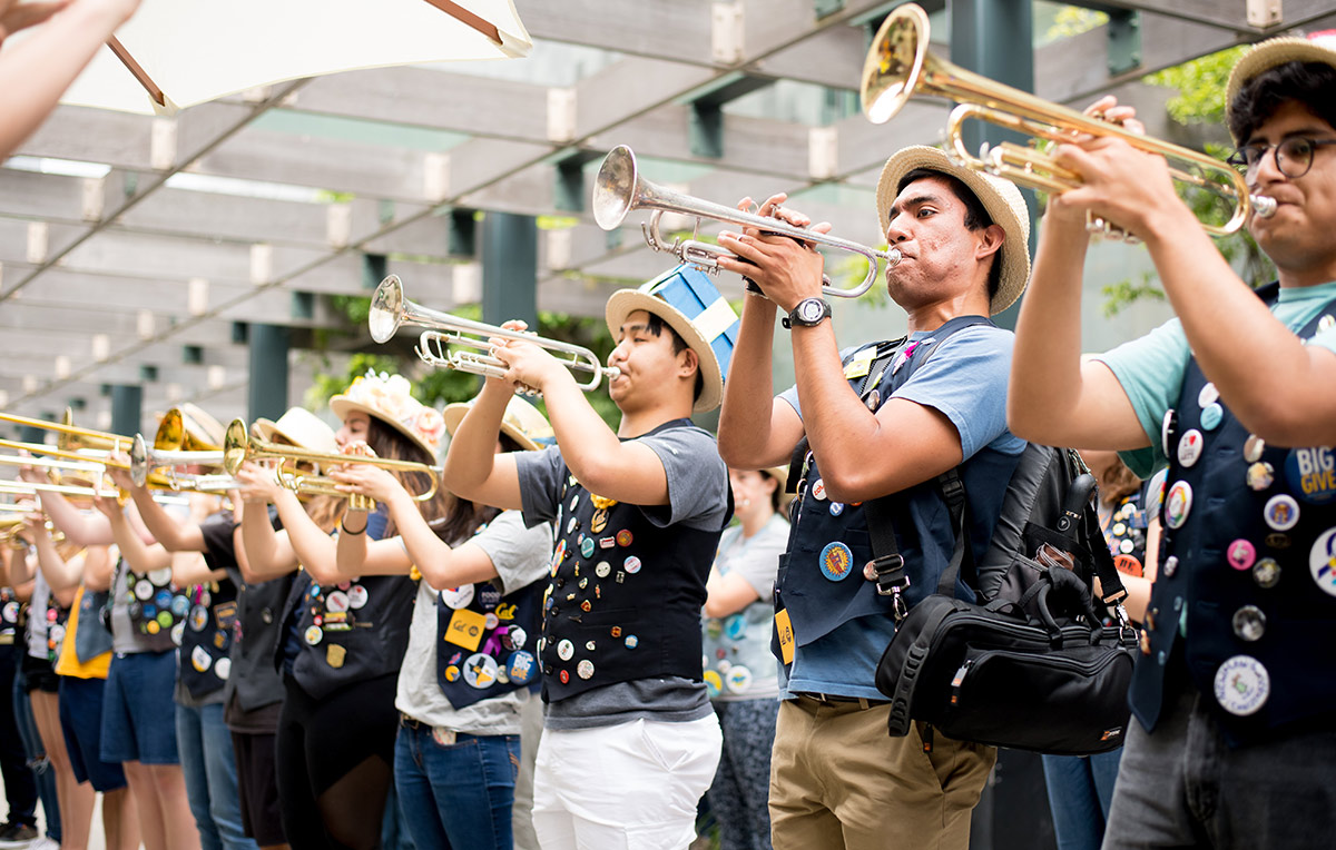 A fanfare from the Cal Band