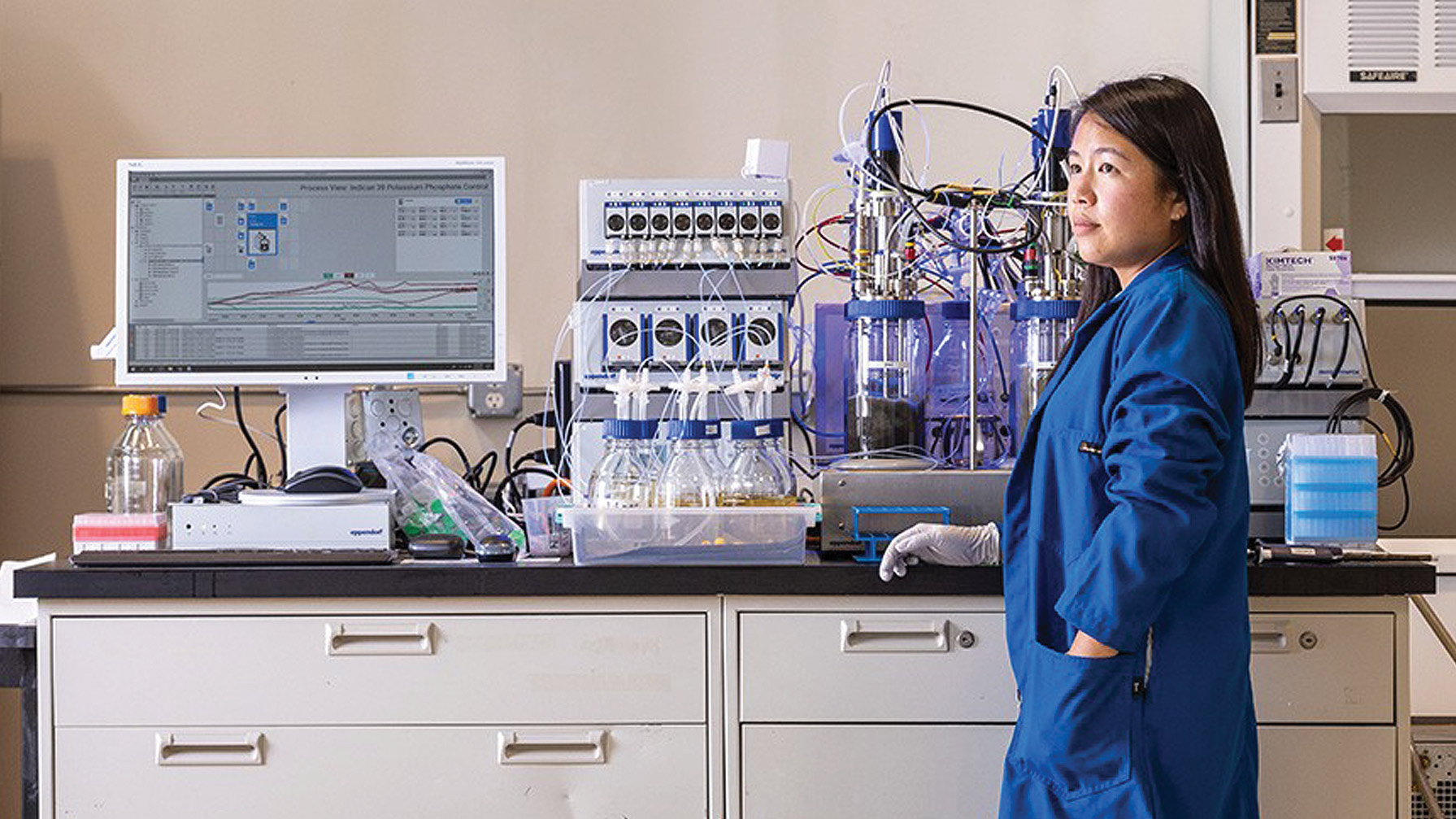 Tammy Hsu in her lab