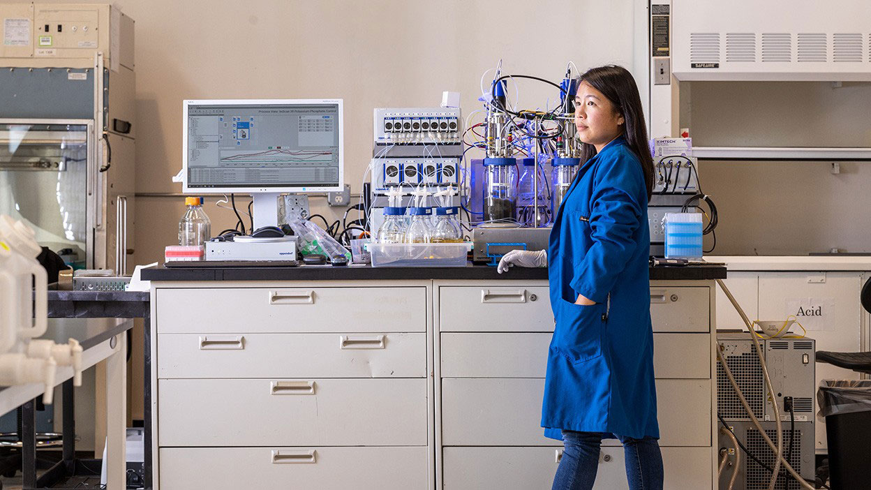 Tammy Hsu (Ph.D.’19 BioE) in her lab at Huue