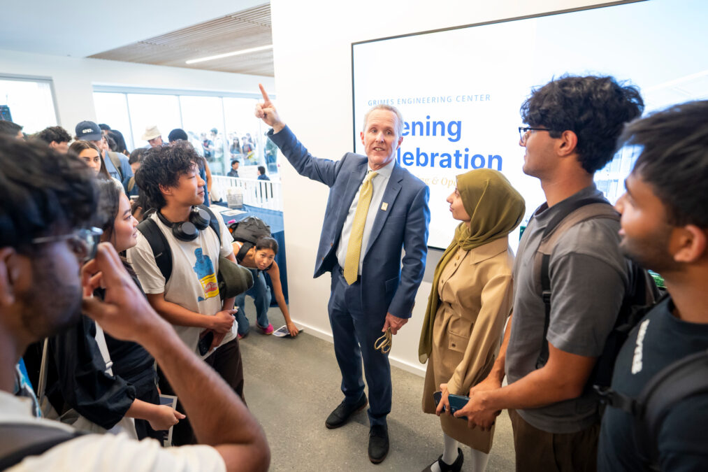 Alumnus and donor Michael Grimes welcomes students into the Grimes Engineering Center